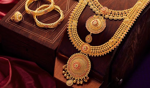 Why Check Gold Price Before Buying?